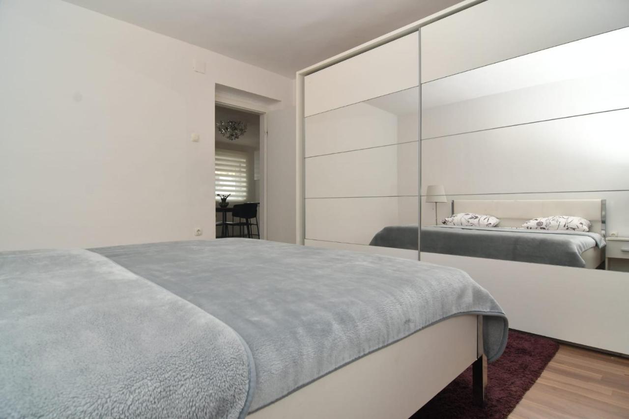 Apartman Gluic Sinj Luaran gambar